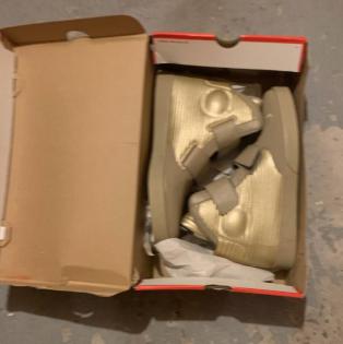 Nike Flystepper, Gold, Größe 46, Neu OVP, ungetragen