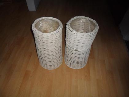 2 Säulen Blumenübertöpfe