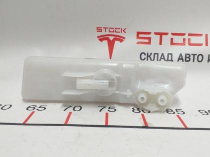 1044673-00-B Bremsausgleichsbehälter EMSUT Tesla Modell 3 1044673-00-B