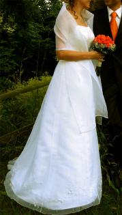 Dezentes Brautkleid zu verkaufen