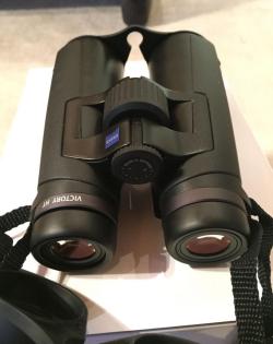 Zeiss Fernglas Binoculars Victory HT 10x42