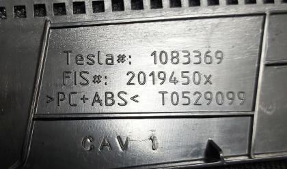 Montageplatte Windschutzscheibenabweiser (massives Netz) Tesla Modell 3 1083390-