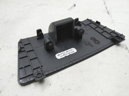 1105487-00-F Abdeckung für das Gehäuse der Displayhalterung am Tesla-Elektroauto