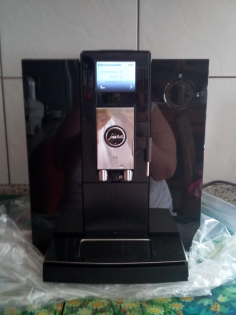 Jura F9 Top Zustand sehr gepflegt nur 685 Bezüge pianoblack