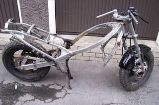 Kawasaki GPZ 600R Ersatzteile zu verkaufen