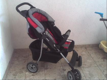 Kinderbuggy  Autoschale Praktisch und neuwertig