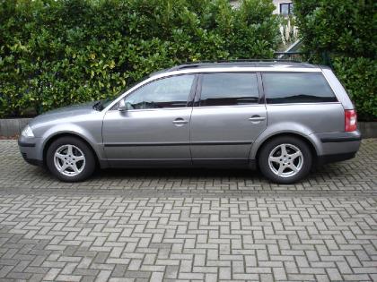 VW Passat Kombi TDI 1,9 mit Sportfahrwerk außer Leder alles.