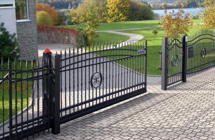 Tor- und Zaunsysteme aus Metall