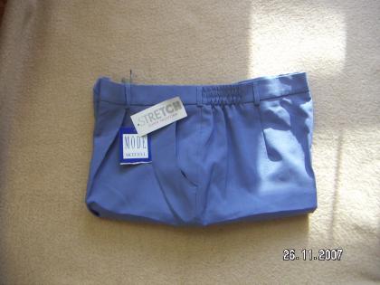 Hübsche Pullover , Hosen , Jacken u m