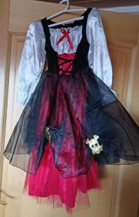 Kostüme für Mädchen: Hexe/ Piratin, Größen 116, 128, 156