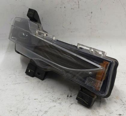 Nebelscheinwerfer rechts SAE BASE Tesla Modell 3 1077390-00-F