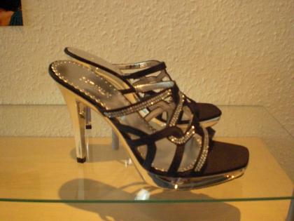 Hochhackige Riemchen Damen Schuhe (mit Strass- Steinchen) zu verkaufen
