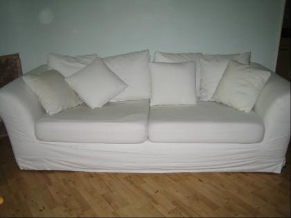 Weiße bequeme Couch