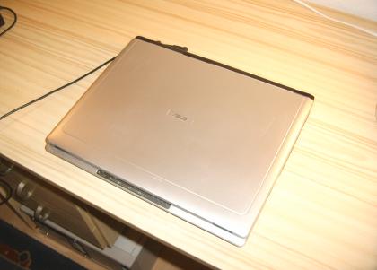 Notebook  ASUS Z9200  15,4  Brilliant  16:9 Breitbild  AMD Turion 64Bit Mobile  