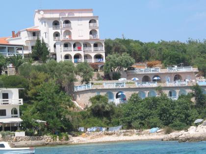 FERIEN   URLAUB  PRIVAT Ferienhaus mit Schwimmbad Kroatien insel Pag Novalja mee