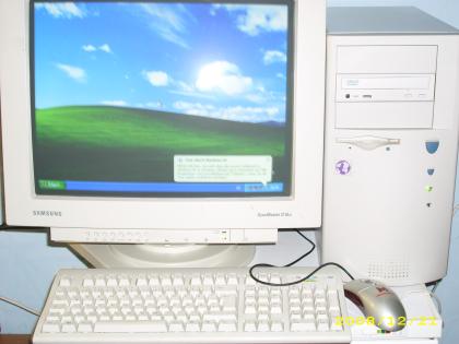 Verkaufe AMD Athlon ,1,0 GHz 512 MB Ram,20GB-FP  DVD-Rom, Tastatur  Maus   Ohne 