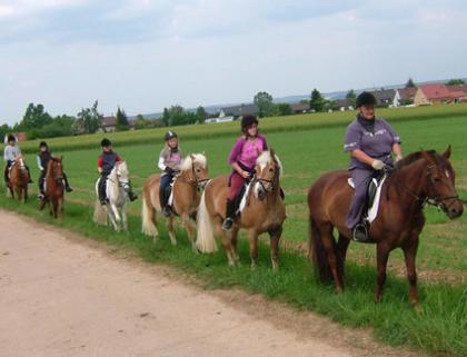 Familienreiturlaub Für jung und alt, mit dem Sportpartner Pferd