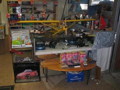 Flohmarkt mit Schnäppchenpreisen