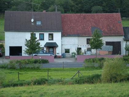 Bauernhaus mit Stallungen in der Eifel  Beinhausen - Ks Daun 