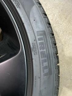 Bentley Bentayga Orginal Alufelgen 285/ 40/ 22 Pirelli Winterreifen Komplett Sat