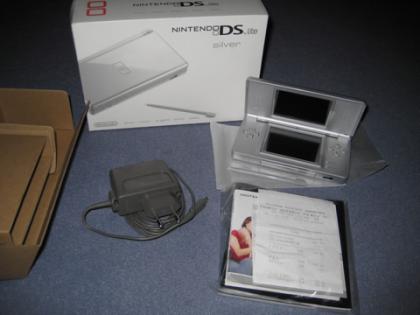 Nintendo DS Lite silber wie NEU