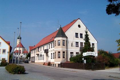 Wohn- und Geschäftshaus