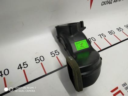 Oberer mittlerer Luftkanal (auf DEFROST-Glas) mit Temperatursensor Tesla Modell 