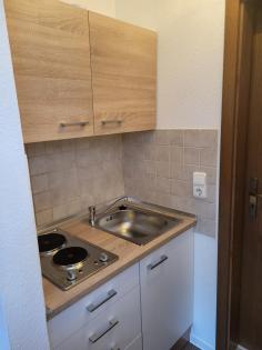 1-Zimmer Souterrain Wohnung Voll Möbliert in Offenbach