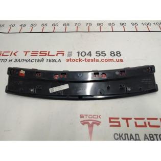 Tesla Model 3 Heckklappen-Bremslicht-Repeater 1077405-00-F