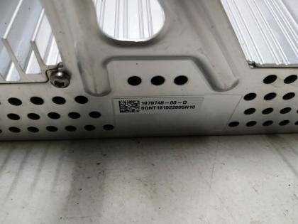 1079748-00-D Verstärker für das Audiosystem eines Tesla Model 3. Dies ist eine w