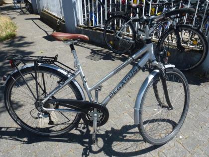 (194) 24 Gang 28 Zoll RH 45 Gabel u Sattel gefedert