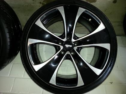 Reifen und Alufelgen Alutec Dynamite und Hankook