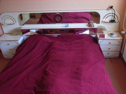 Schlafzimmer zu verkaufen