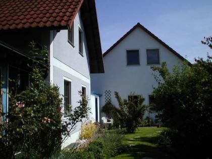 Bauernhaus + EInfamilienhaus + Einliegerwohnung + Scheune u. Garagen