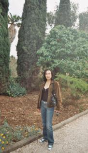 Alleinstehende Frau ohne Anhang mit Charme
