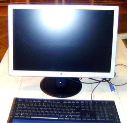 Flachbildmonitor 22 zoll zuverkaufen