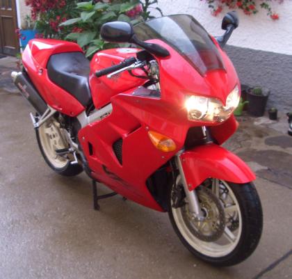 Verkaufe Honda VFR 800