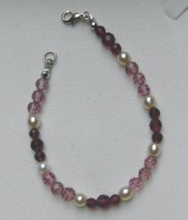 Armband, Kristalperlen in violetttönen und Perlen