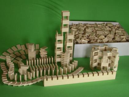 Über 1000 Stk Dominosteine aus naturbelassenen Holz NEU