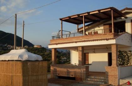 Ferienwohnungen an der Cilento Kuste: VILLA CECILIA und CASA ELISABETTA