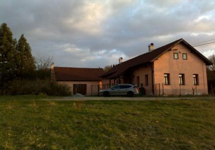 Haus 4 +1 + Bewohnbar Scheune in T ebnice beim Doma lice (Taus) CZ