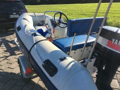 Schlauchboot mit GFK Festrumpf, zusammen mit Yamaha 30 PS Motor + Steinbacher Tr
