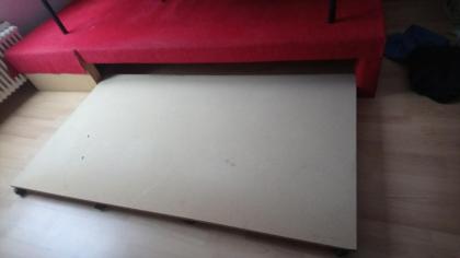 Großes Podest - gut geeignet fürs kleine Kinderzimmer