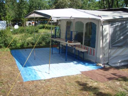 Private wohnwagenvermietung mit schutzdach porec solaris