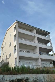Kroatisch-dalmatinische Ferienwohnung Naehe Trogir auf Halbinsel Ciovo (Okrug Go