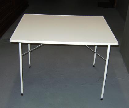 Campingtisch für 18 € VB zu verkaufen