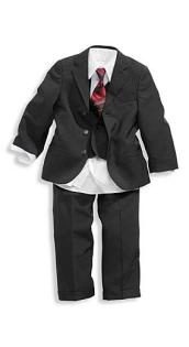 Ein schicker und eleganter Anzug - festliche Kindermode für die schönsten Anläss