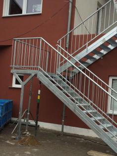 Stahltreppen, Aussentreppen, Metalltreppen aus Polen, Gelander, Zaune, Montage
