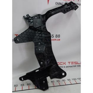 1080701-00-D Halterung für Gepäckraumverkleidung links Tesla Modell X 1080701-00