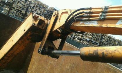 Abrollcontainer, Container, Mulde, Absetzcontainer, Abrollmulde mit Atlas-Ladekr
